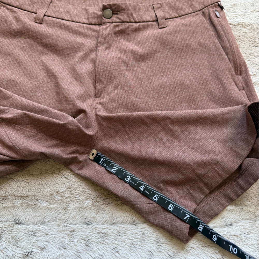 Lululemon Commission Classic-Fit Short 7" *Ventlight in
Heathered Smoky Topaz - Picture 12 of 15